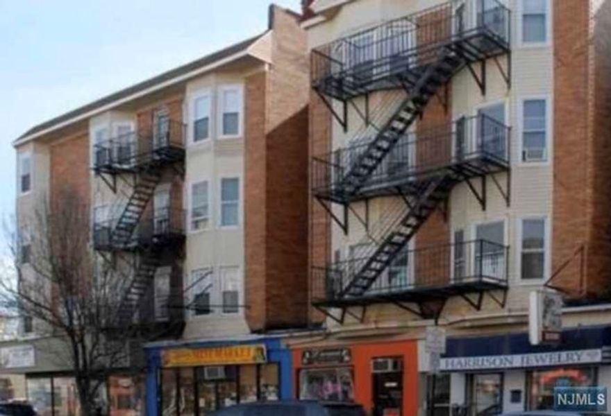 NICE BEAUTIFUL 1 BEDROOM APARTMENT, LIVING ROOM/KITCHEN, AND FULL BATH. PRIME LOCATION!! CLOSE TO PATH TRAIN TO NEW YORK, SHOPPING, STORES, LAUNDROMAT, BAKERY, RESTAURANT, DAY CARES, SCHOOLS AND MAJOR TRANSPORTATION. NEAR RUTGERS UNIVERSITY, NJIT, ETC. UNIVERSITY SHUTTLE BUS STOP RIGHT BY THE BLOCK. COIN LAUNDRY IN THE BASEMENT. DO NOT GO DIRECT BY APPOINTMENT ONLY. A MUST SEE!!