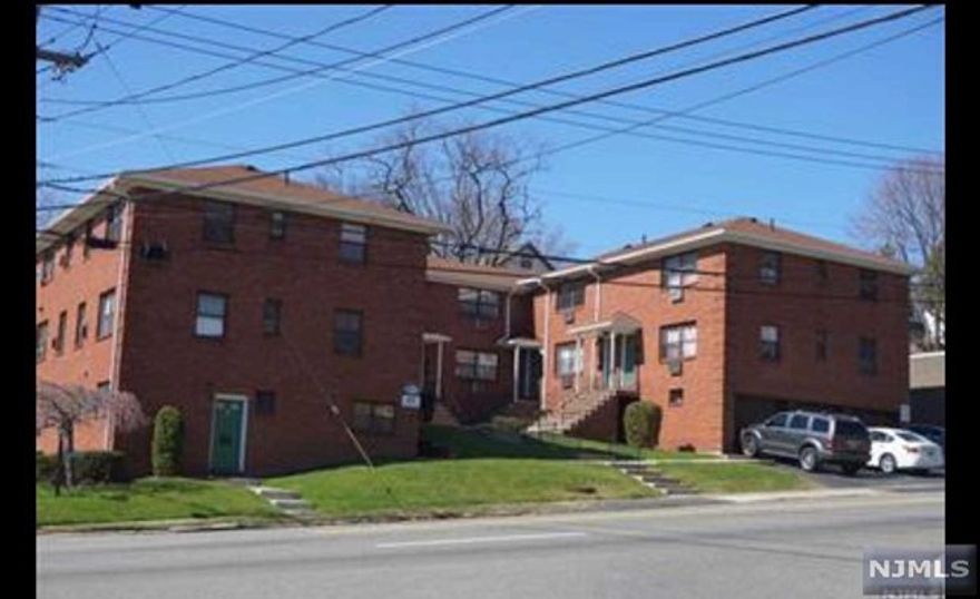 TOP FLOOR. 1 BR GARDEN APT. NEW KITCHEN CABINETS, APPLIANCES & SPACIOUS BATHROOM. RENT INCLUDES HEAT AND ALL WATER, LAUNDRY ON SITE. ASSIGNED OUTDOOR PARKING STARTING AT $50 PER MONTH AS AVAILABLE. RESIDENT SUPERINTENDENT. THIS IS A COMMUTER'S DELIGHT! PUBLIC TRANSPORTATION AT EVERY CORNER, EASY ACCESS TO ALL MAJOR HIGHWAYS, TRAIN LESS THAN 3 BLOCKS AWAY. LOCATED ACROSS HACKENSACK UNIVERSITY MEDICAL CENTER. NO PETS.