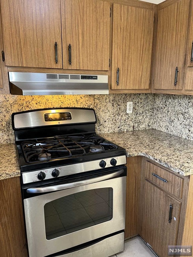 Wood Ridge, New Jersey 07075, United States, 1 Bedroom Bedrooms, ,1 BathroomBathrooms,Residential,Active,35352