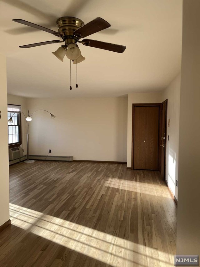 Wood Ridge, New Jersey 07075, United States, 1 Bedroom Bedrooms, ,1 BathroomBathrooms,Residential,Active,35352