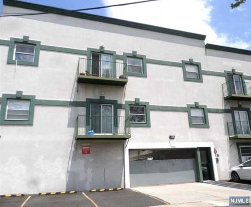 1 Bedroom 1 Bath spacious 2nd floor apartment at a quiet/dead-end street in Cliffside Park. Located close to school and transportation. Will be freshly painted. Hardwood floors. Includes 1-car parking. Ready for move-in September 8th.