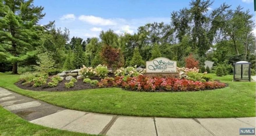 WELCOME TO 18 KERRI LN. LINCOLN PARK. THIS ALGONQUIN MODEL HAS BEEN WELL CARED FOR. FOYER LEADS TO THE KITCHEN, PLENTY OF CABINETS AND A SEPARATE BREAKFAST ROOM, FORMAL DINING ROOM W/SLIDERS TO PRIVATE DECK. LIVING RM W/MAJESTIC CEILINGS, SKYLIGHTS AND FIREPLACE. NICE OPEN FEELING. NEWER CARPETING AND NICELY DECORATED. CONVENIENT .5 BATH, LAUNDRY ROOM & GARAGE ACCESS. 2ND FL. MASTER BEDROOM WITH CATHEDRAL CEILINGS, WALK IN CLOSET PLUS DOUBLE CLOSET AND PRIVATE BATH W/SHOWER. MAIN BATH AND 2ND BEDROOM FINISHES OFF THIS LEVEL. ALL NEWER CARPETING. FULL FINISHED LOWER LEVEL, WORKSHOP/CRAFT ROOM/ GYM AREA/OFFICE OR DEN. UNIVERSAL ROOM TO FIT MANY NEEDS. NICE SIZE FAMILY ROOM PLUS GOOD CLOSET STORAGE. BONUS CENTRAL VAC, CENTRAL AIR & WELL MAINTAINED HOME. SKYLINE VILLAGES OFFERS A CLUBHOUSE AND COMMUNITY POOL BEAUTIFULLY MAINTAINED GROUNDS. CONVENIENT TO NYC TRAIN, CLOSE TO SHOPPING AND MAJOR HIGHWAYS.