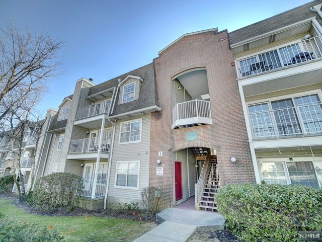 38 Garden Place 143
