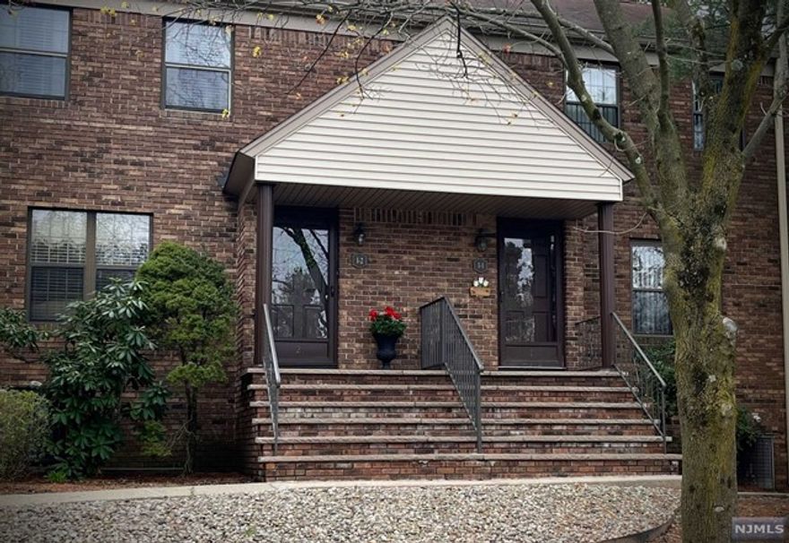 WHY RENT? Preview THIS spacious, move in ready twnhs in OAKCREST in Oakland!!! open floor plan 2BR 2.1Bth unit w/fireplace, white kitchen w/breakfast bar, stone tops & stainless appliances, PR and deck on main floor that ... is move-in ready! Upstairs is a Primary BR w/Full Bath, Large 2nd Bedroom & Hall Bath. LL has laundry, Storage & Utilities* AND A 2 (TWO) CAR GARAGE!!! Walking distance to town, schools, close to NYC transportation, not far from major hwys ...