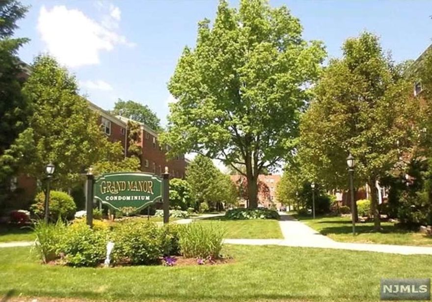 Beautiful, well maintained , sunny and spacious two bedrooms one bath apartment located just minutes from Rt.4 and Hackensack hospital in the heart of Hackensack. This lovely gem features living room, eat-in area, kitchen with an Island, 2 spacious bedroom.The apartment will be painted. Included in rent: Heat and hot water, parking.