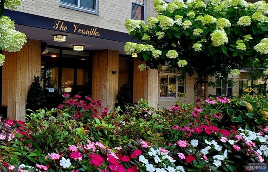 Large and low monthly fee move in condition apt. in a full amenity highrise building. Free outdoor space for BBQ with sitting area and breathtaking views of NYC skyline and Hudson River. Easy and quick NYC transportation at your doorstep, walking distance to parks, lake, tennis and basketball courts. Conveniently located to many restaurants and shopping: Whole Foods, Trader Joe's, Mitsuwa, H Mart, ACME and more! Monthly fee includes RE taxes and all utilities except cable. Don't miss out on this great opportunity to live in a full amenity bldg and great location!