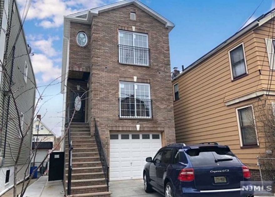 NEW CONSTRUCTION 3 BEDROOMS APARTMENT, MINUTES TO HARRISON PATH TRAIN TO NEW YORK CITY. GRANITE COUNTERTOP, MICROWAVE, STAINLESS STEEL APPLIANCES, FRIDGE, STOVE, DISHWASHER. LOT OF CLOSETS THROUGHOUT, APARTMENT COMES WITH 3 FULL BATHS, LIVING ROOM, DINING ROOM, MODERN EAT IN KITCHEN, FAMILY ROOM, WALK-IN CLOSETS, LAUNDRY AREA, 1 ASSIGNED PARKING AND GARAGE INCLUDED. TWO FLOOR LIVING WITH USE OF BACKYARD. LANDLORD REQUIRES CREDIT CHECK, APPLICATION. TENENT TO PAY BROKER FEE. STUDENTS WELCOME!!!