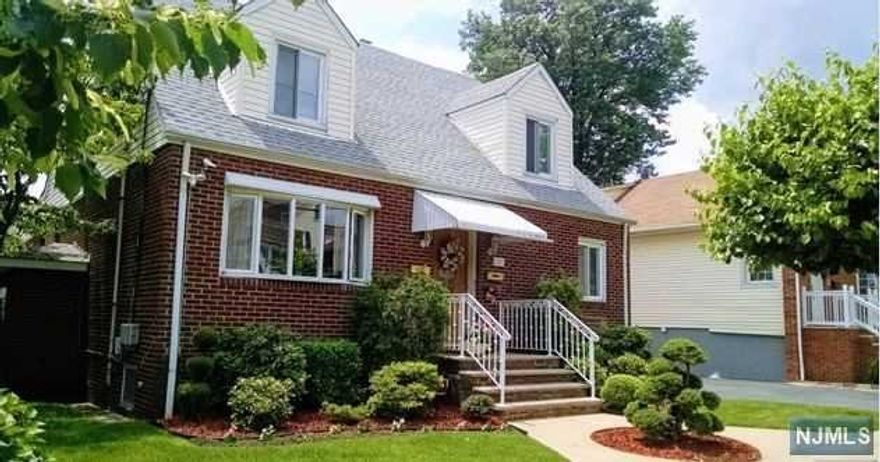 Large second floor apartment. Bright and spacious one bedroom apartment with plenty of storage. Eat in Kitchen with Pantry and additional room that can be used as a Dining Room or Office. Heat and hot water included in rent. Convenient to all major highways, parks, shopping and restaurants. Walking distance to NYC transportation.