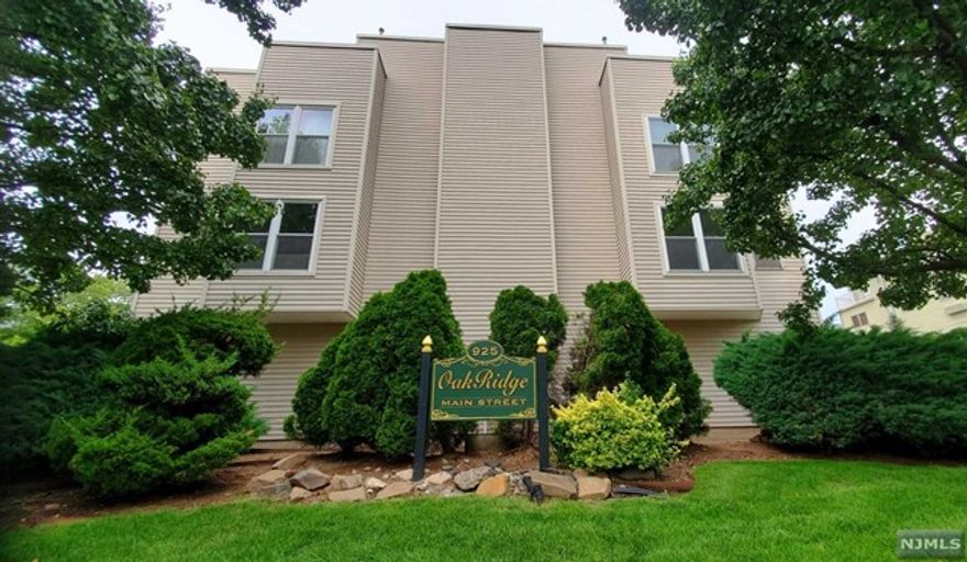 Welcome the Oak Ridge! This spacious 925 sqft. freshly painted 1bd/1.5ba contemporary townhouse features on the first floor living room & dining area with hardwood floors, kitchen with lots of cabinet space, powder room and a balcony. On the 2nd floor large bedroom with numerous wall closets and full bathroom with skylight. The top floor offers a huge beautiful skylight that lights the staircase and top floor deck, newer full size washer/dryer and access to a big private rooftop. Private attached garage with electric garage door and storage room, brand new unit central heat & A/C system, oversize windows throughout and low HOA fee complete this wonderful townhome. Unbeatable location - close to stores, restaurants, parks, bus to NYC and North NJ major highways (Rt. 4, Rt. 80, Rt. 17) with direct access to Manhattan.