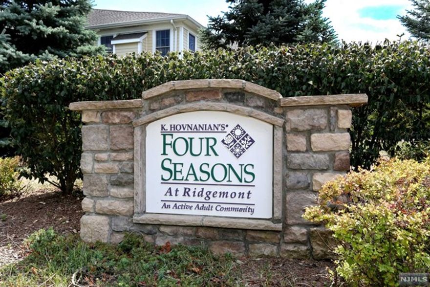 FOUR SEASONS AT RIDGEMONT!! MOST SOUGHT AFTER 55+ COMMUNITY. THE PRIMROSE MODEL, APPROX 2428 SQ.FT ON ONE FLOOR. OPEN FLOOR PLAN ON THE TOP FLOOR. ELEVATOR BUILDING WITH A 2 CAR ATTACHED GARAGE AND 2 SEPARATE STORAGE CAGES. THIS MODEL OFFERS 2 SEPARATE ENTRY WAYS INTO THE UNIT. FOYER, LIVING RM,DINING RM, GOURMET KITCHEN WITH PRIVATE TERRACE OPEN TO A FAMILY RM/GAS FPL,DEN/OFFICE, PRIMARY BEDROOM WITH LUXURY BATH/JACUZZI TUB & SHOWER STALL, LAUNDRY RM, UTILITIES, GUEST BEDROOM & FULL B ATH/SOT. ENJOY THE OUTDOOR POOL, PUTTING GREEN, CLUB HOUSE, GYM. PLENTY OF GUEST PARKING. CLOSE TO SHOPPING AND PUBLIC TRANSPORTATION.