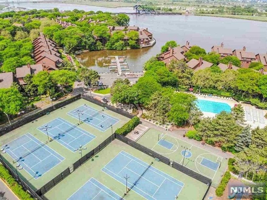 Welcome to 48 Marina Key, a Portsmouth model with 3 bedrooms, 2.5 baths and 1,780 sf. Priced to sell this unit is a diamond in the rough waiting to sparkle! Terrific layout with so much potential, located in much desired Harmon Cove Townhouses. Complex offers beautiful grounds, pool, tennis and basketball courts, playground 24 hour security and on site NYC transportation. A must see!