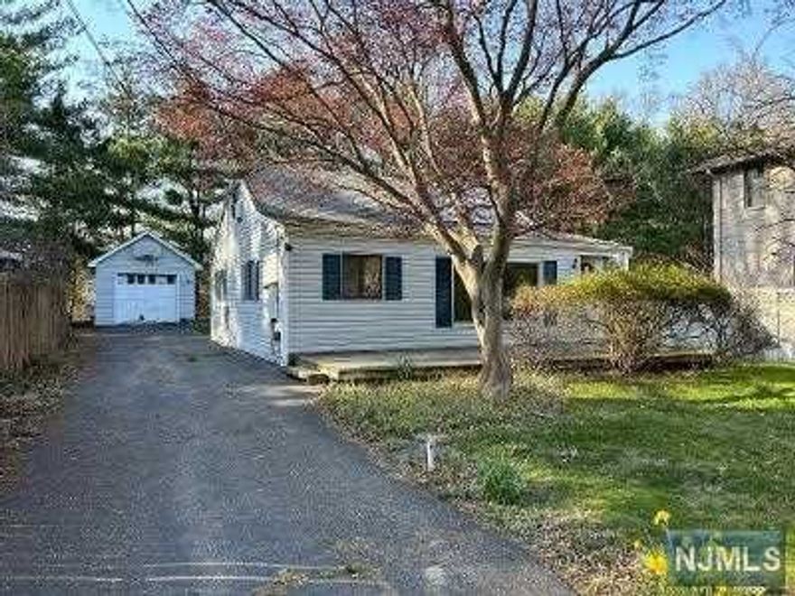 Conveniently located house rental on residential street. Living room, large eat-in-kitchen, 2 bedrooms and full bath (stall shower). Basement storage. Garage. Private yard.