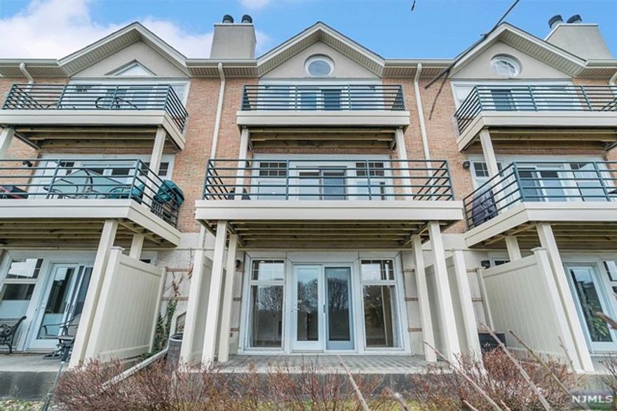 Located in the heart of Edgewater, directly at the river's edge with totally unobstructed Hudson River & New York views. Stunning new open plan Kitchen with rich wood cabinetry, gorgeous quartz counters, glass & stone backsplash. 3 Bedroom, 3 Full Bathrooms with 2408-sq ft on the front row, 2 Car Garage. Spacious ground level Family Room. Outdoor areas include a patio and 2 waterfront terraces from the living room and master bedroom. Hardwood flooring throughout. Exquisite high tray ceiling in the Primary Bedroom + tons of natural light flowing into the home with multiple skylights. 24-hour gatehouse. Pool. NJ Transit at front, next to Whole Foods and a short distance to the Edgewater Ferry. Tenant occupied