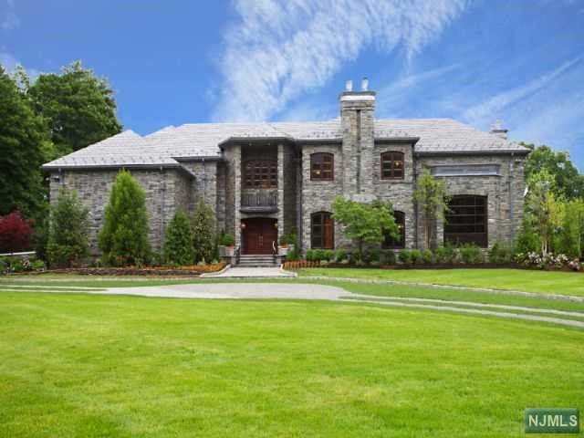 64 Stony Ridge Rd, Saddle River, New Jersey - 5 Bedrooms  
7.5 Bathrooms  
14 Rooms - 