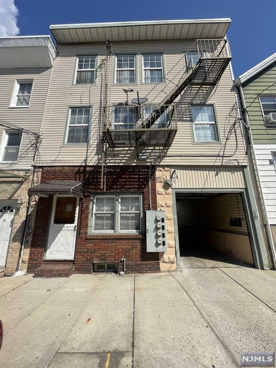 Very nice spacious 3rd floor unit. Consists of an open concept living and kitchen room area. (2) large bedrooms with hardwood floors and a full bathroom. Walking distance to path station, stores and restaurants of Harrison. Easy access to all major highways such as Route 280, 21, and NJ turnpike. No parking, pets or a laundry unit. You don't want to miss this opportunity.