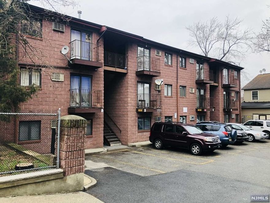 1 bed 1 bath condo in thriving Paterson. Close proximity to shopping, dining, parks and more.