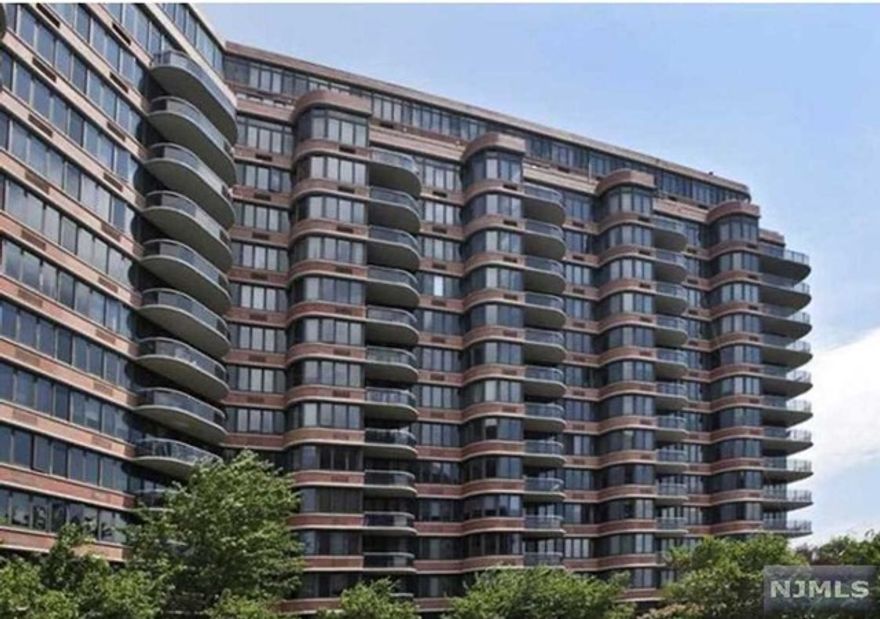 TOTALLY RENOVATED, MOVE IN BEAUTIFUL LIKE NEW UNIT! NEW KIT,NEW BATH,NEW APPLIANCES,NEW FLOOR, SOUTH/EAST CORNER UNIT WITH TERRACE,HUDSON RIVER/NYC VIEW FROM WRAP AROUND WINDOWS & TERRACE,SPACIOUS,WALK-IN CLOSETS,9 FOOT CEILTING,A SPLIT TWO EN-SUITE BEDROOMS PROVIDING THE ULTIMATE IN PRIVACY,AN ADDITIONAL POWDER RM FOR GUESTS, BRAND NEW W/D IN UNIT,24HR DOORMAN,VALET PARKING,POOL,EX RM,LIBRARY LOUNGE,CHILDREN'S PLAY RM & PLAY GROUND,WALK TO NY TRANS,FULL SERVICE LUXURY BUILDING,BEAUTIFUL UNIT LIKE NEW!TOTALLY RENOVATED, MOVE IN BEAUTIFUL NEW KIT,NEW BATH,NEW APPLIANCES,NEW FLOOR UNIT!SOUTH/EAST CORNER UNIT WITH TERRACE,HUDSON RIVER/NYC VIEW FROM WRAP AROUND WINDOWS & TERRACE,SPACIOUS,9 FOOT CEILTING,A SPLIT TWO EN-SUITE BEDROOMS PROVIDING THE ULTIMATE IN PRIVACY,AN ADDITIONAL POWDER RM FOR GUESTS,BRAND NEW W/D IN UNIT, 24HR DOORMAN, VALET PARKING, POOL, EX RM, LIBRARY LOUNGE, CHILDREN'S PLAY RM &PLAY GROUND, WALK TO NY TRANS, FULL SERVICE LUXURY BUILDING,SUNNY & BRIGHT,NICE!