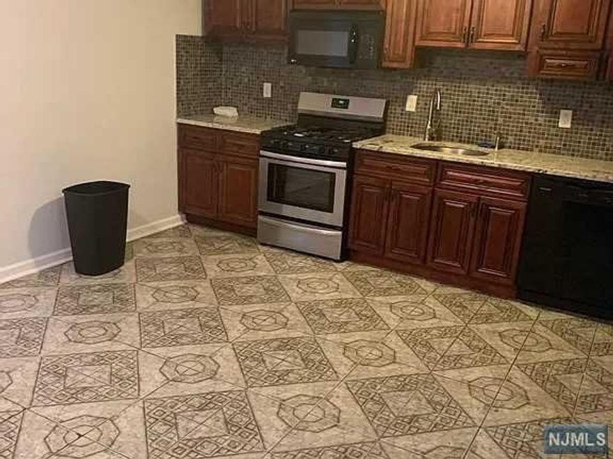 Modern 2BD, 1BA apartment located in a 3-family home. Apartment is freshly painted and features central air, a dishwasher and washer/dryer hook-ups. Apartment has a private entrance and includes backyard access. You're in walking distance to public transportation, shopping, schools and Vailsburg Park. Convenience and community are key here. Book your tour today!