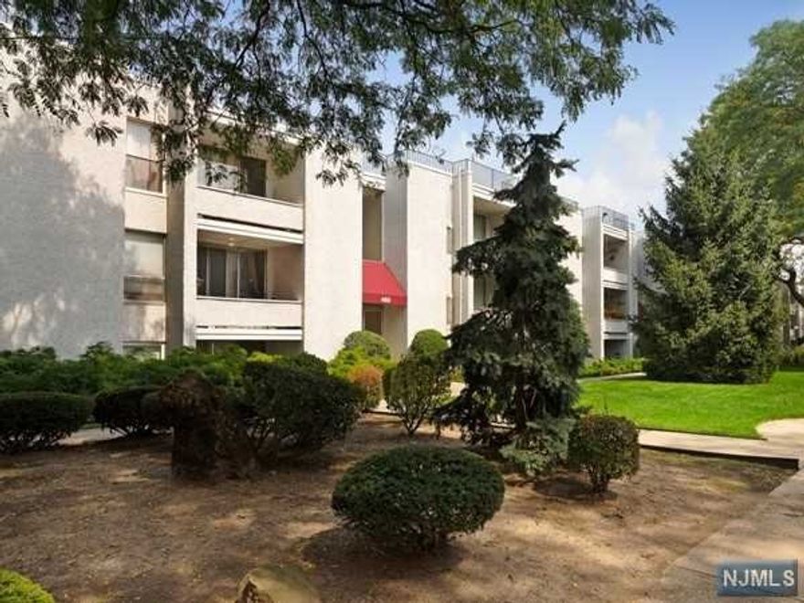 The Regency At River rd. are very nice Condominiums With Great Closet Space, Private Patio And Assigned Parking Space. New carpet throughout & freshly painted. Newly renovated laundry room with all NEW machines This Is A Pet Friendly Community With Nearby Shopping, Restaurants and only 1mile from NJ transit train, NJtransit buss is in front of the building