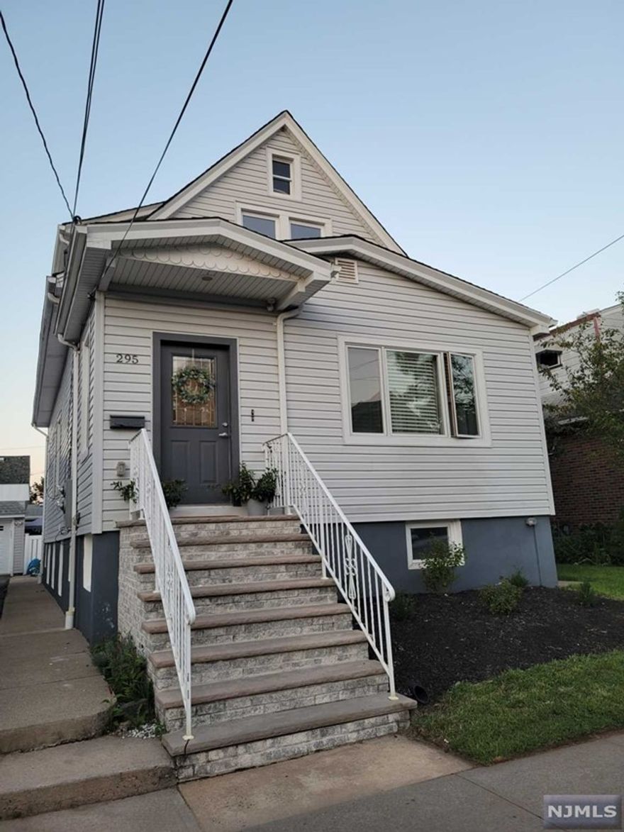 Recently renovated second floor unit. Brand new bathroom, kitchen, floors etc. Refrigerator and washer/dryer hook are are provided. Ductless central A/C unit. Some strorage space in the attic. No use of yard or driveway.