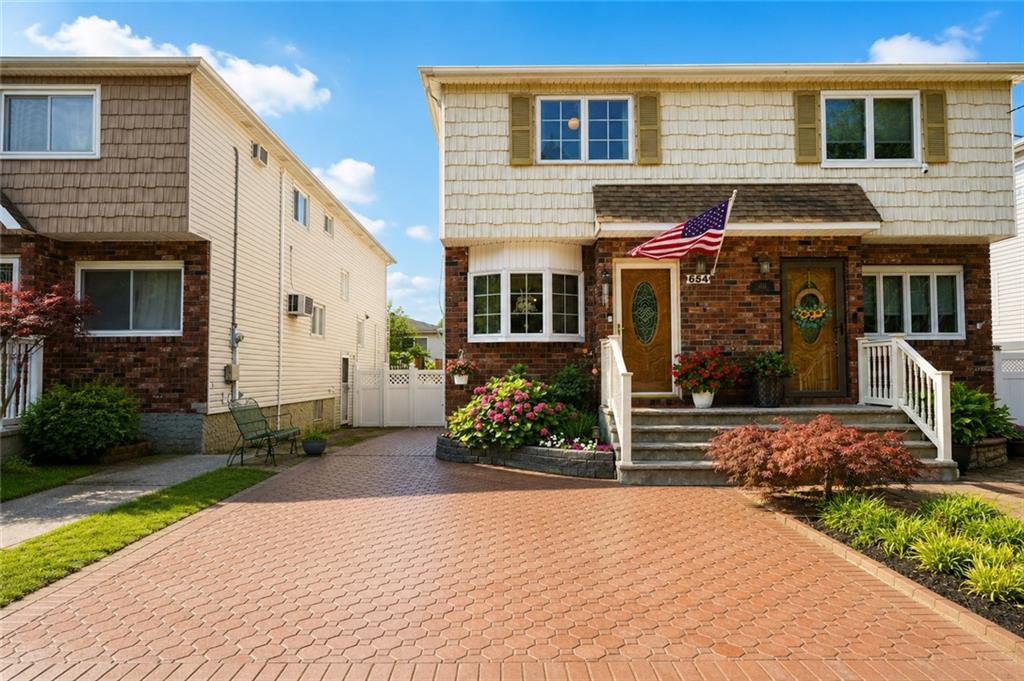 Photo of 654 Ramona Avenue, Staten Island, NY 10309 (MLS # 503132)