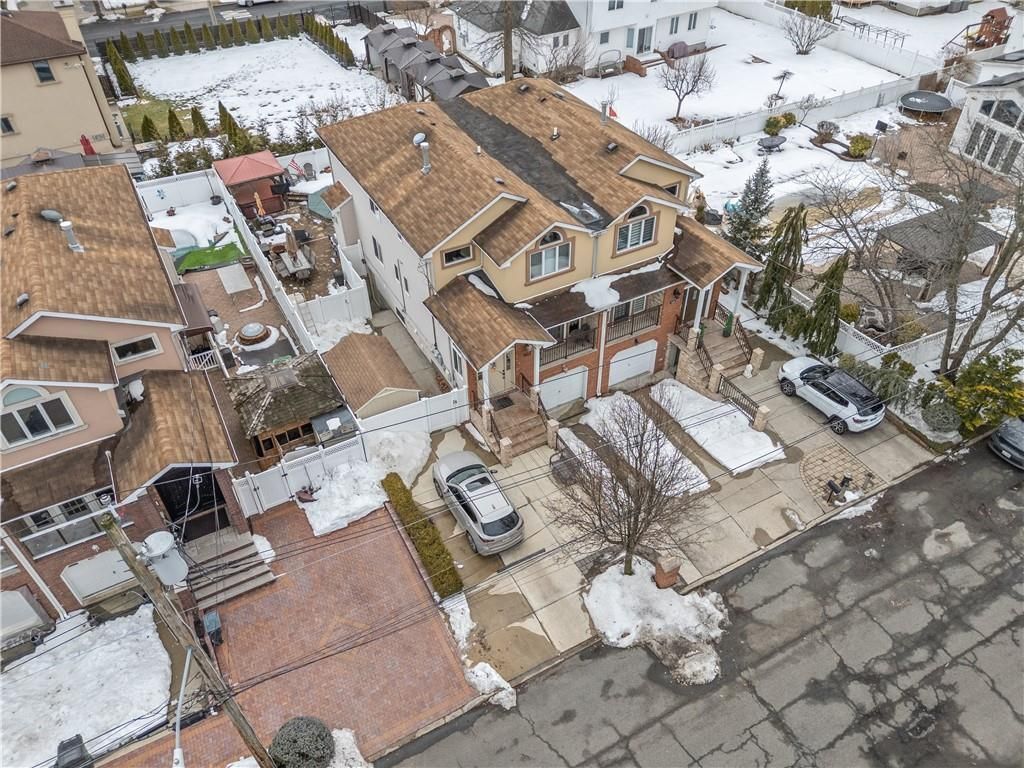 Photo of 1622 Woodrow Road, Staten Island, NY 10309 (MLS # 499266)