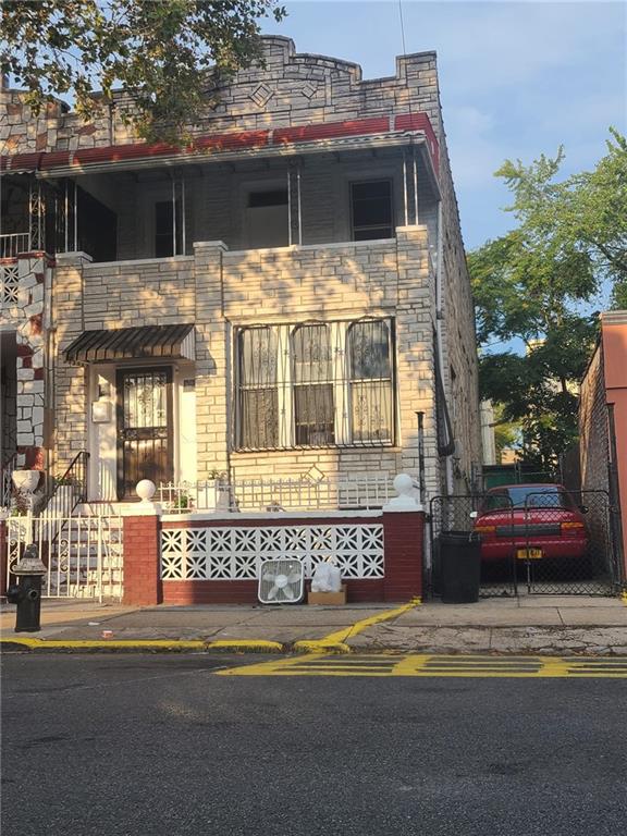 385 Amboy Street - Photo 2