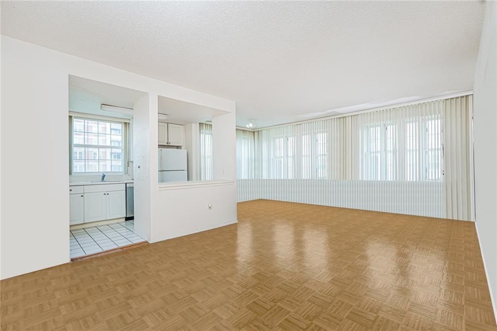 Photo of 60 Oceana Drive #4I, Brooklyn, NY 11235 (MLS # 498523)