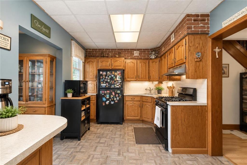 Photo of 69-20 67th Place, Queens, NY 11385 (MLS # 505336)