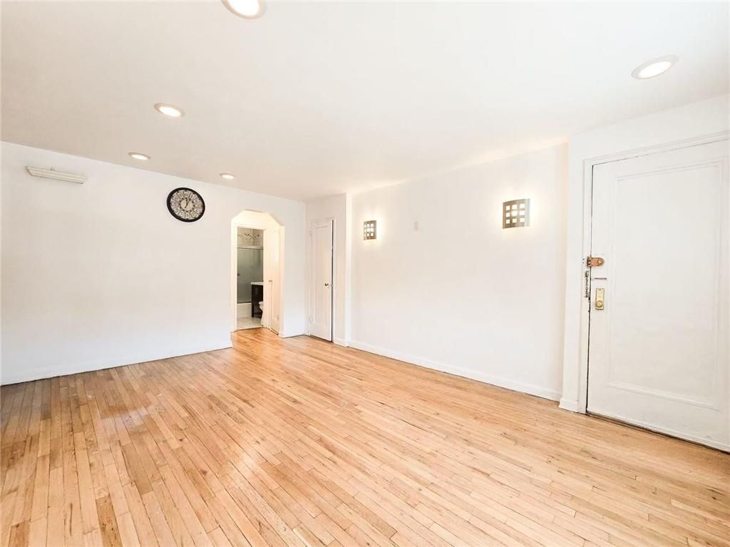 Photo of 17209 Crocheron Avenue #C1, Flushing, NY 11358 (MLS # 501905)
