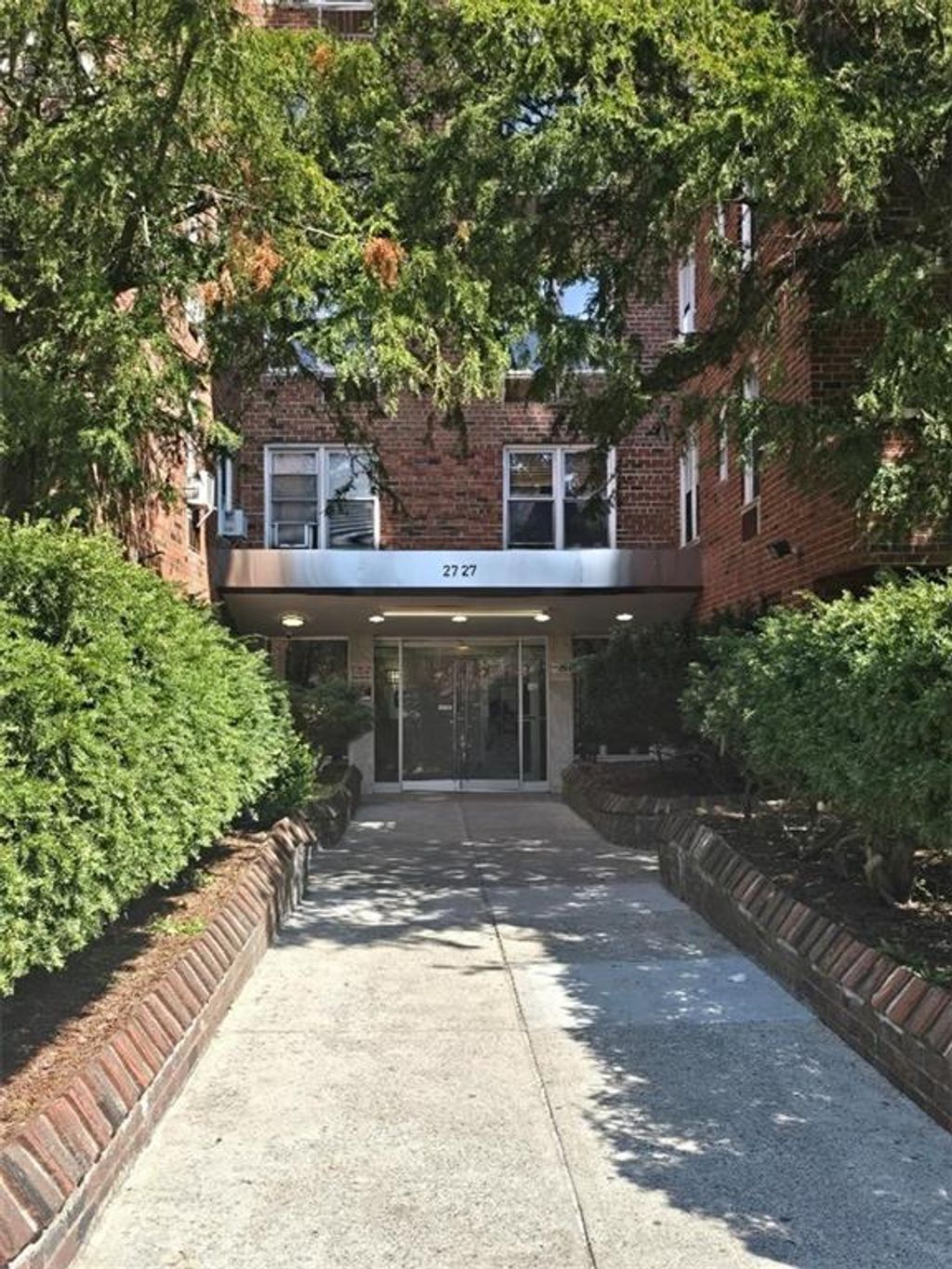 Photo of 2727 Ocean Parkway #18D, Brooklyn, NY 11235 (MLS # 500667)