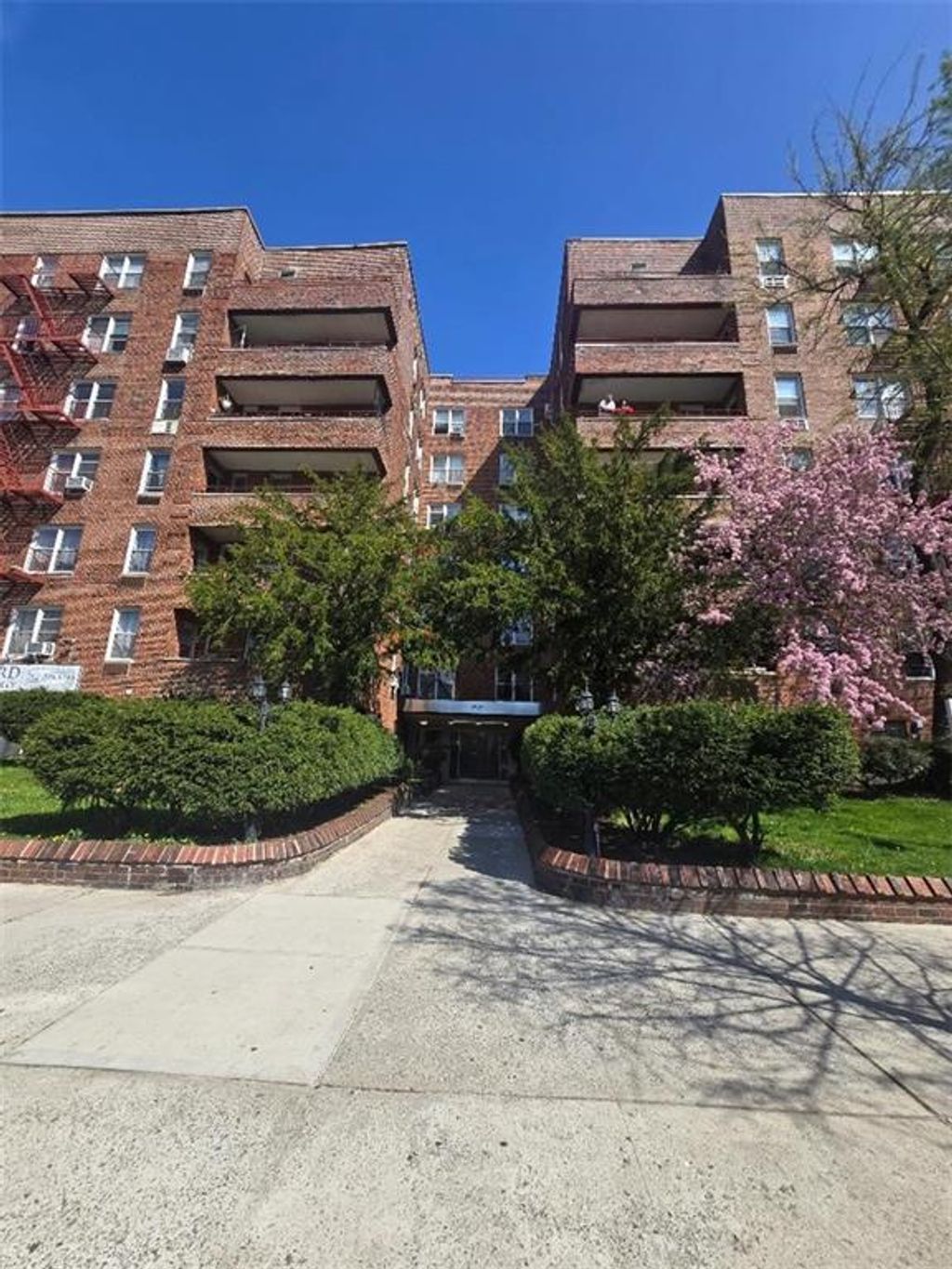 Photo of 2727 Ocean Parkway #18D, Brooklyn, NY 11235 (MLS # 500667)
