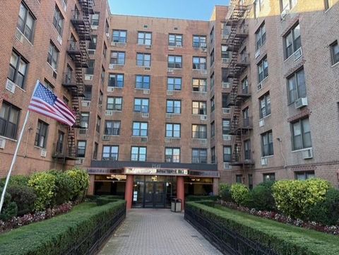 Homes For Sale - 2546 13th Street #F7<br/> Brooklyn, NY 11235