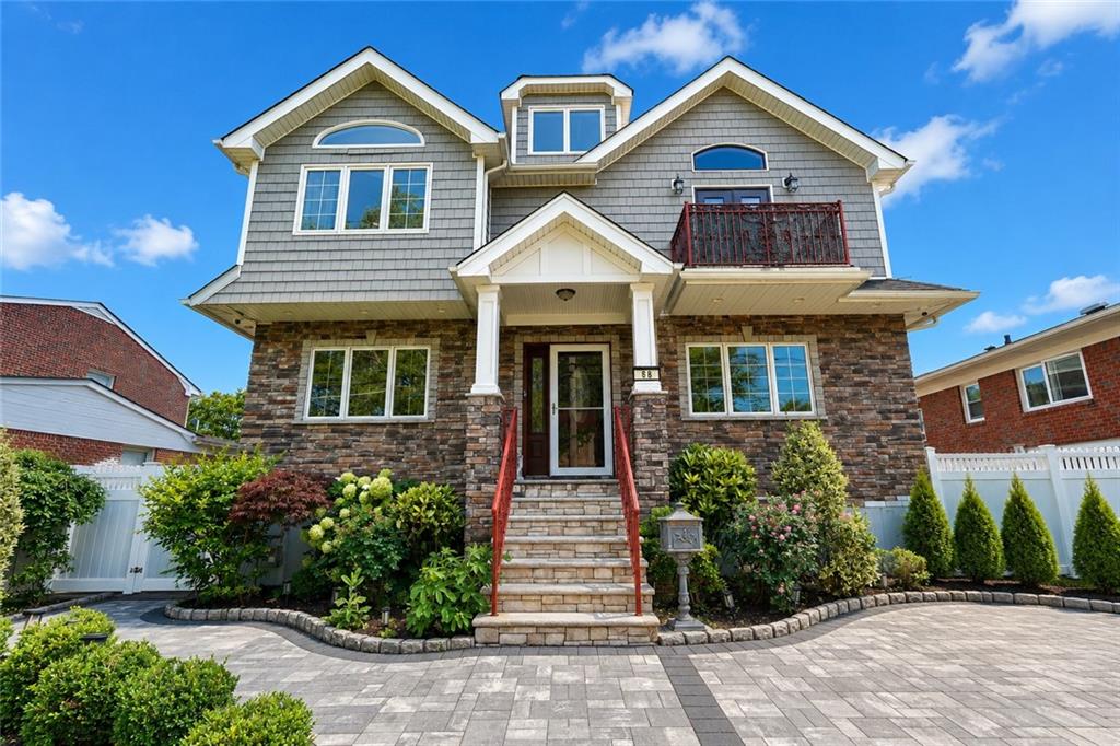 Photo of 68 Kensington Avenue, Staten Island, NY 10305 (MLS # 504556)