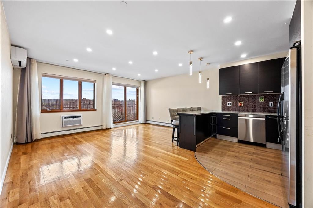 Photo of 2615 17th Street #5D, Brooklyn, NY 11235 (MLS # 502149)