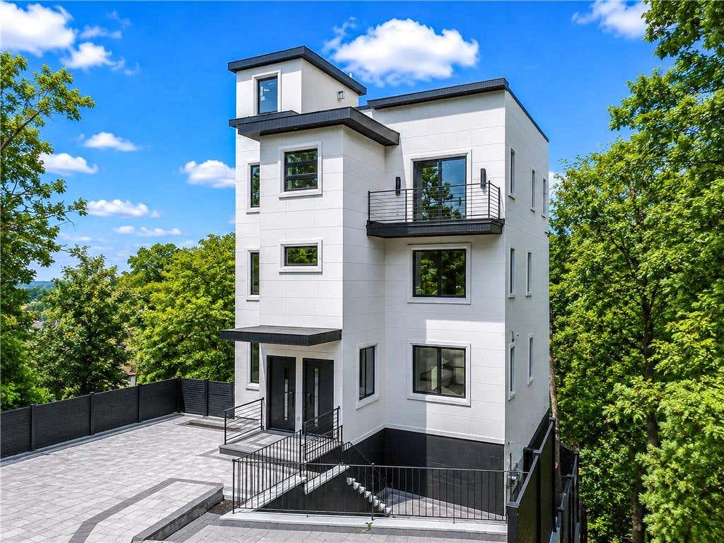 Photo of 20 Creston Place, Staten Island, NY 10304 (MLS # 503980)