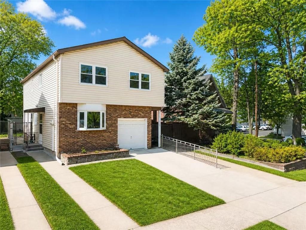Photo of 275 Katan Avenue, Staten Island, NY 10308 (MLS # 501097)