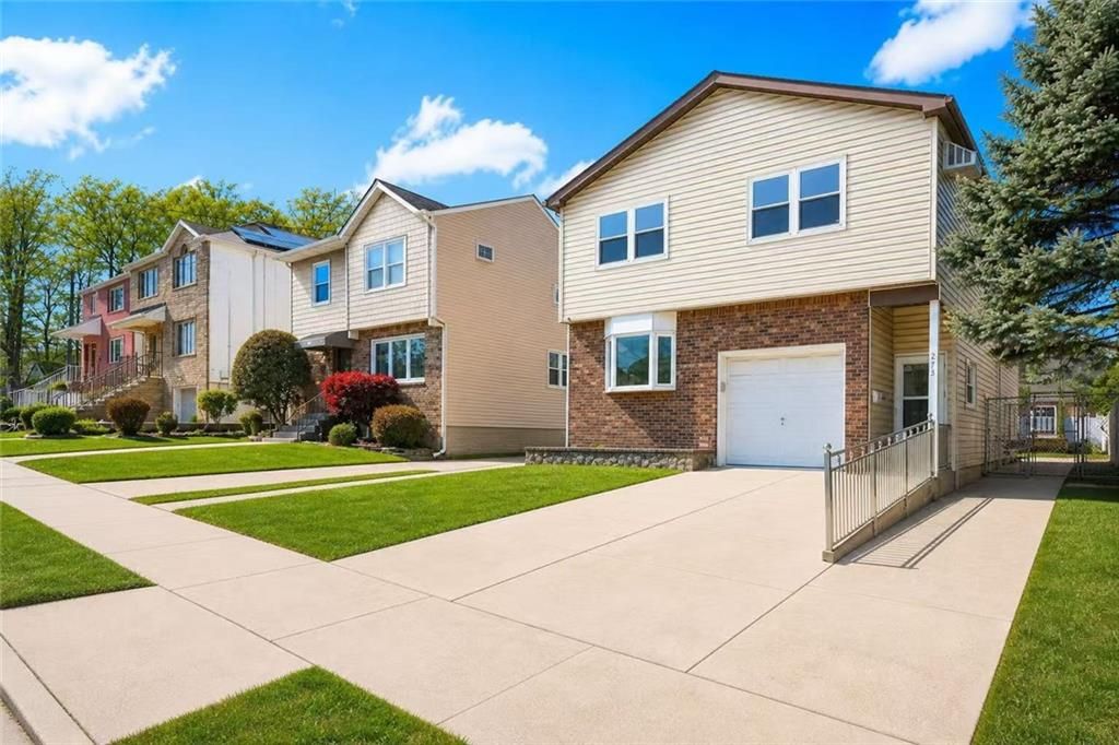 Photo of 275 Katan Avenue, Staten Island, NY 10308 (MLS # 501097)