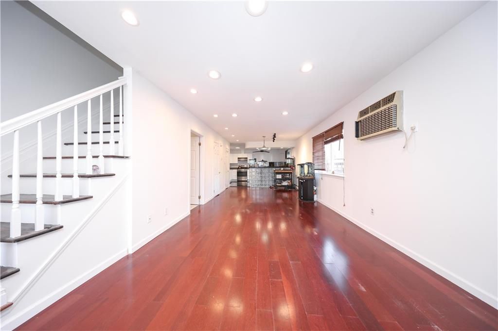 Photo of 46 Lewiston Street, Staten Island, NY 10314 (MLS # 497994)