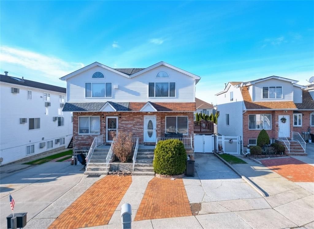 Photo of 46 Lewiston Street, Staten Island, NY 10314 (MLS # 497994)