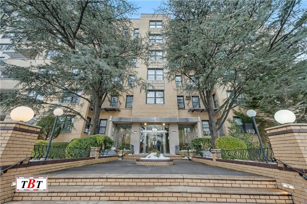Photo of 1350 Ocean Parkway #3F, Brooklyn, NY 11230 (MLS # 499115)