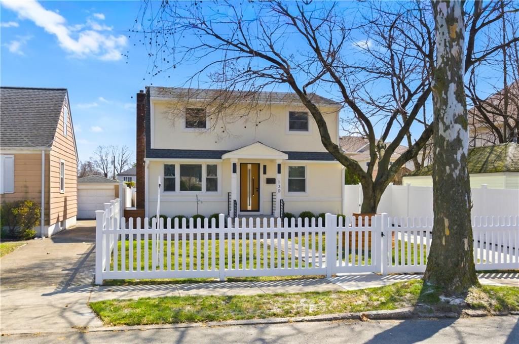 Photo of 130 Jefferson Street, Staten Island, NY 10304 (MLS # 498006)