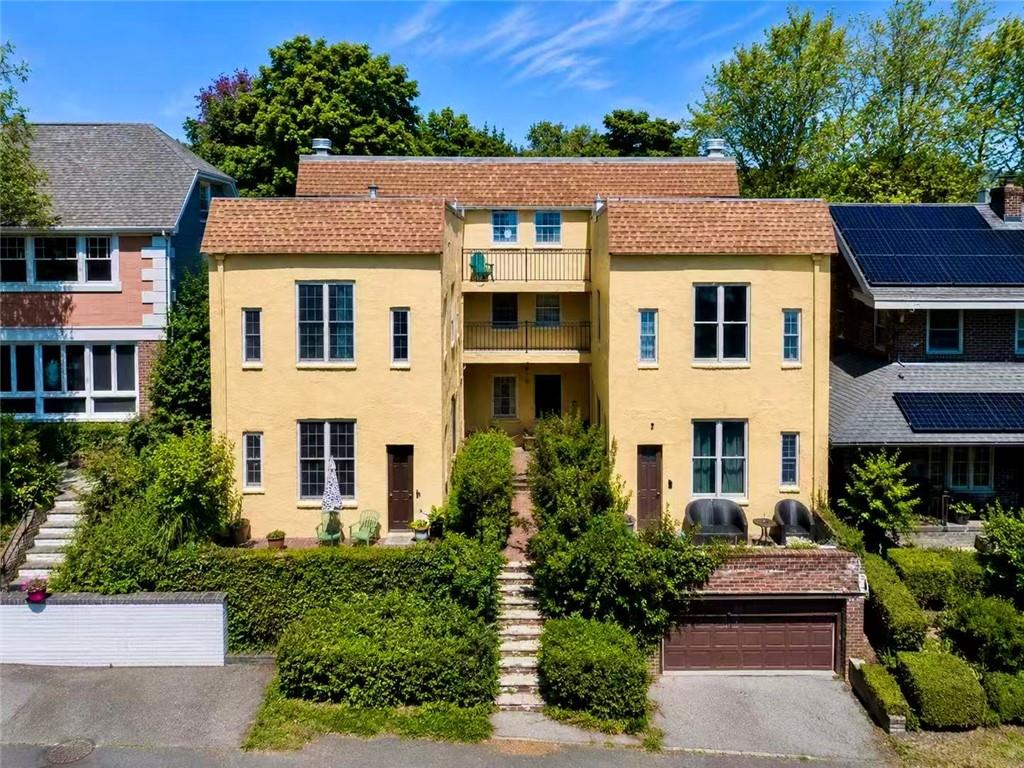 Photo of 48 Tompkins Circle, Staten Island, NY 10301 (MLS # 502203)