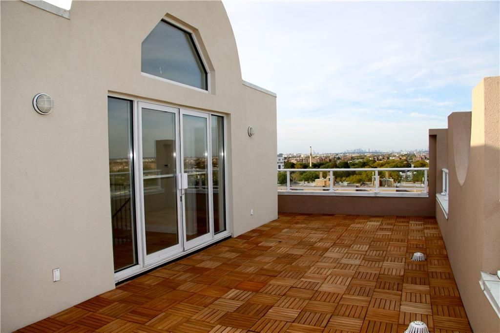 Photo of 2848 Brighton 7th Street, Brooklyn, NY 11235 (MLS # 486267)