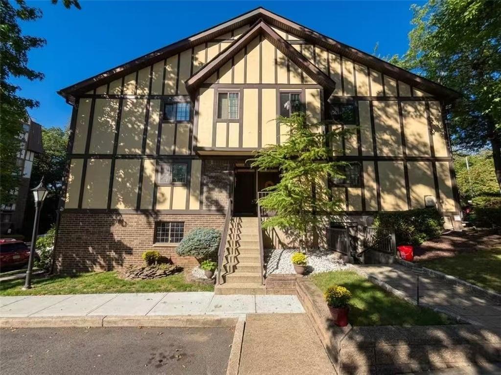 Photo of 56 Devon Loop #A, Staten Island, NY 10314 (MLS # 504198)