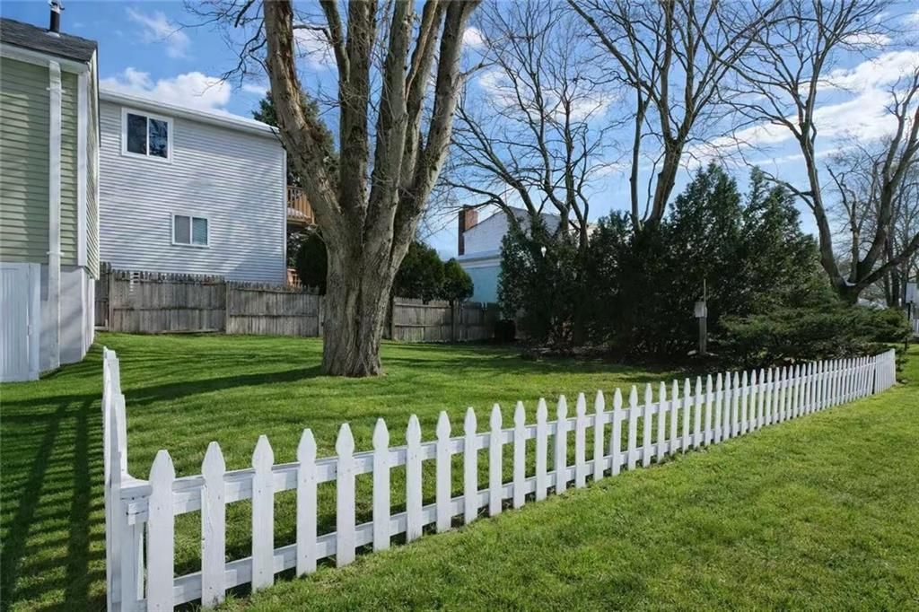 Photo of 132 Dewey Avenue, Staten Island, NY 10308 (MLS # 498733)