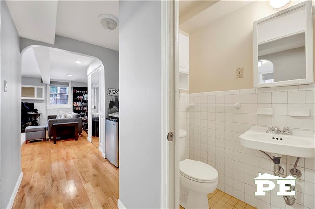 2143 28th Street, Brooklyn, New York image 32