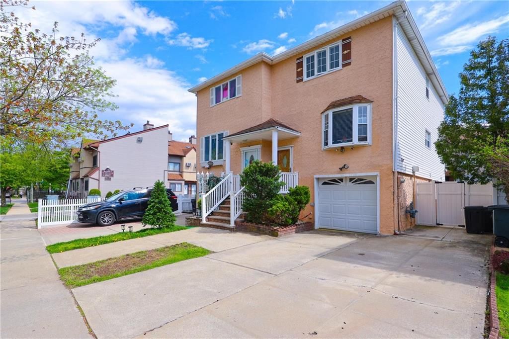 Photo of 372 Barlow Avenue, Staten Island, NY 10308 (MLS # 500640)