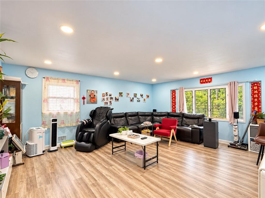Photo of 197 Currie Avenue, Staten Island, NY 10306 (MLS # 505108)