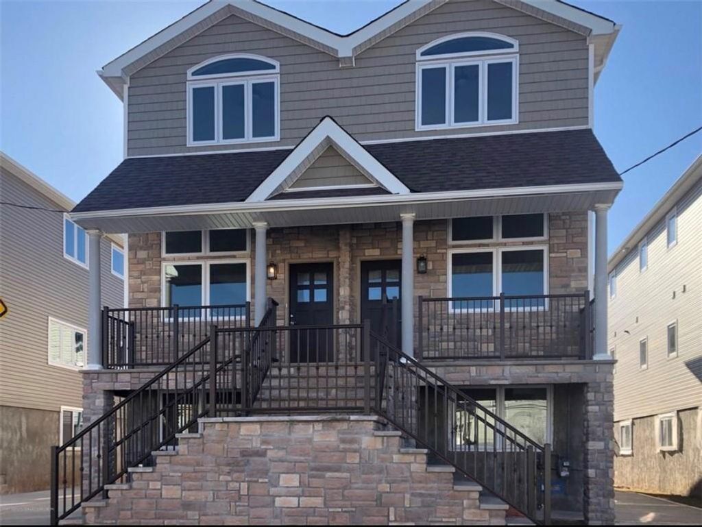 Photo of 46 Mapleton Avenue, Staten Island, NY 10306 (MLS # 499985)